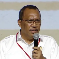 Prof. Dr. Thomas Pentury, M.Si.